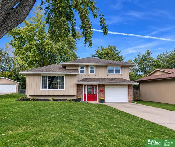 9016 Lakeview Drive, Omaha, NE 68127