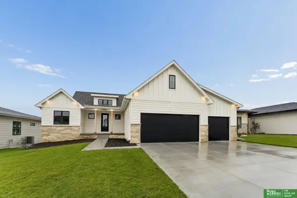 3306 S 212th Street, Elkhorn, NE 68022