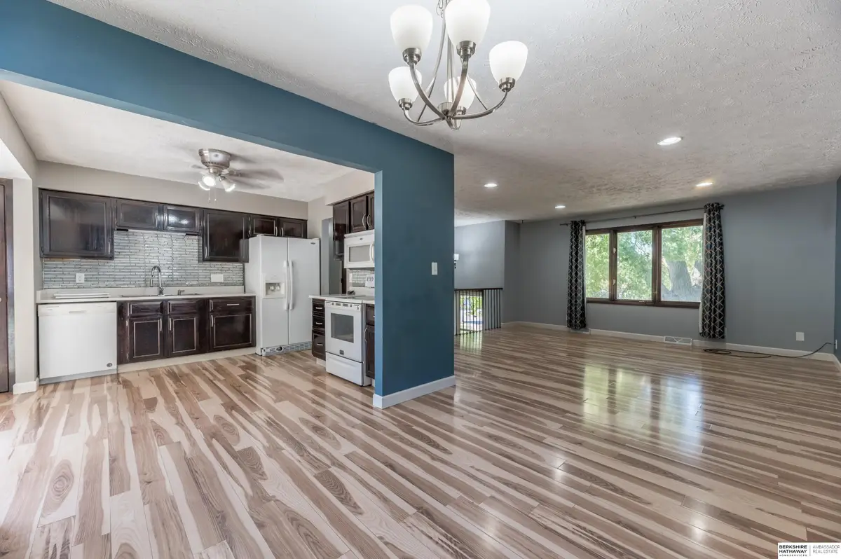2801 Mars Circle, Bellevue, NE 68005 - #1
