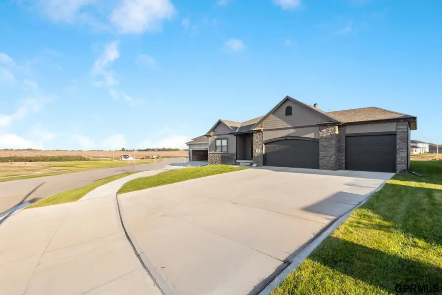 20826 Kansas Avenue, Elkhorn, NE 68022 - #2
