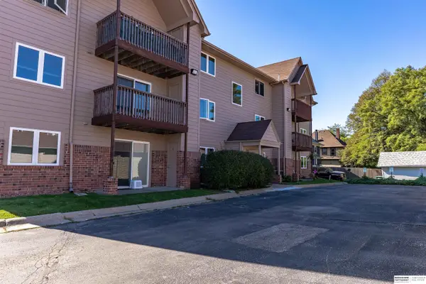 5016 California Street #10, Omaha, NE 68132