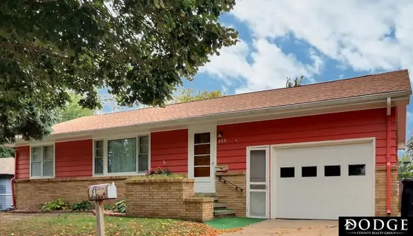 325 E 11th Street, Fremont, NE 68025