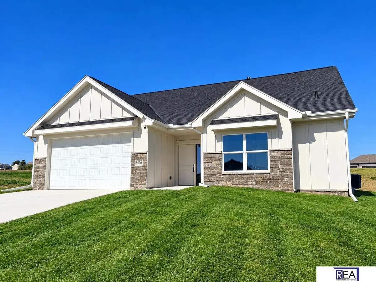 8814 Legacy Street, Papillion, NE 68046 - #1