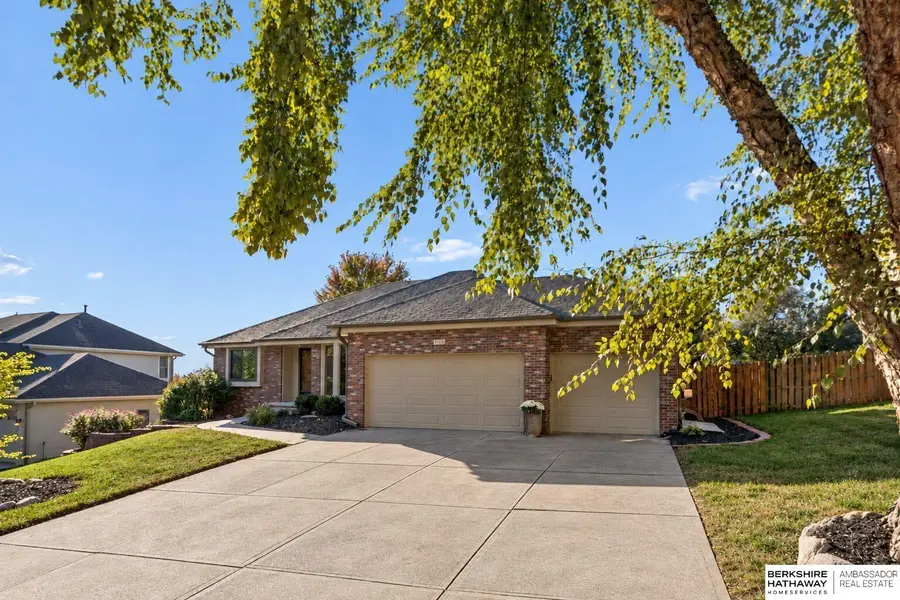 311 Fox Creek Lane, Papillion, NE 68046 - #2