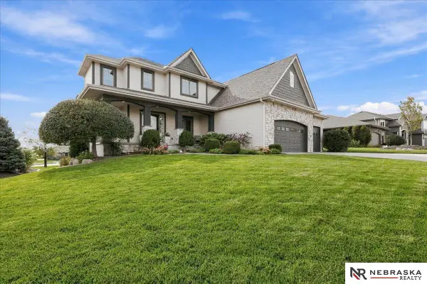 20803 Woolworth Avenue, Elkhorn, NE 68022