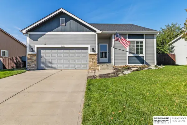 13806 Clearwater Drive, Papillion, NE 68133
