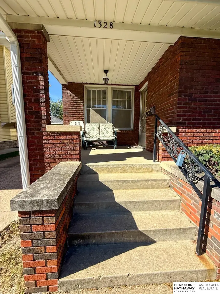 1328 S 35th Avenue, Omaha, NE 68105 - #3