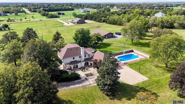 1700 W Ridge Road, Lincoln, NE 68523
