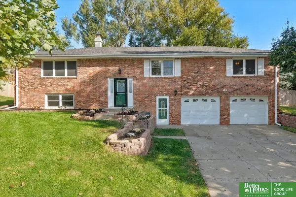 2023 N 104 Circle, Omaha, NE 68134