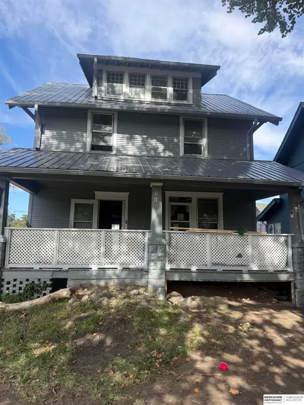2410 Crown Pointe Avenue, Omaha, NE 68111-0000
