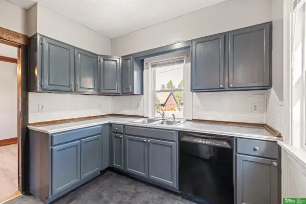 4412 Center Street, Omaha, NE 68105