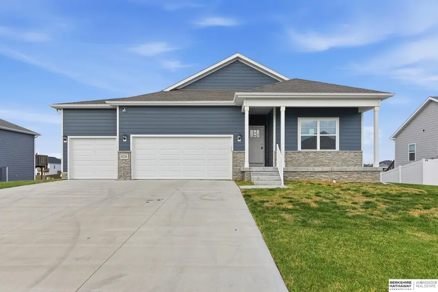 6228 Clear Creek Street, Papillion, NE 68157 - #2