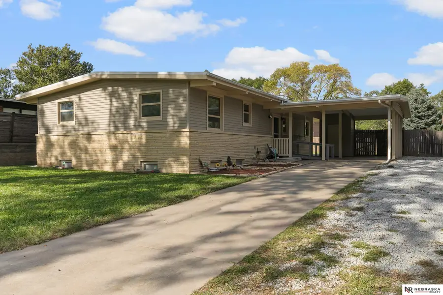 6010 Sunrise Road, Lincoln, NE 68510 - #2