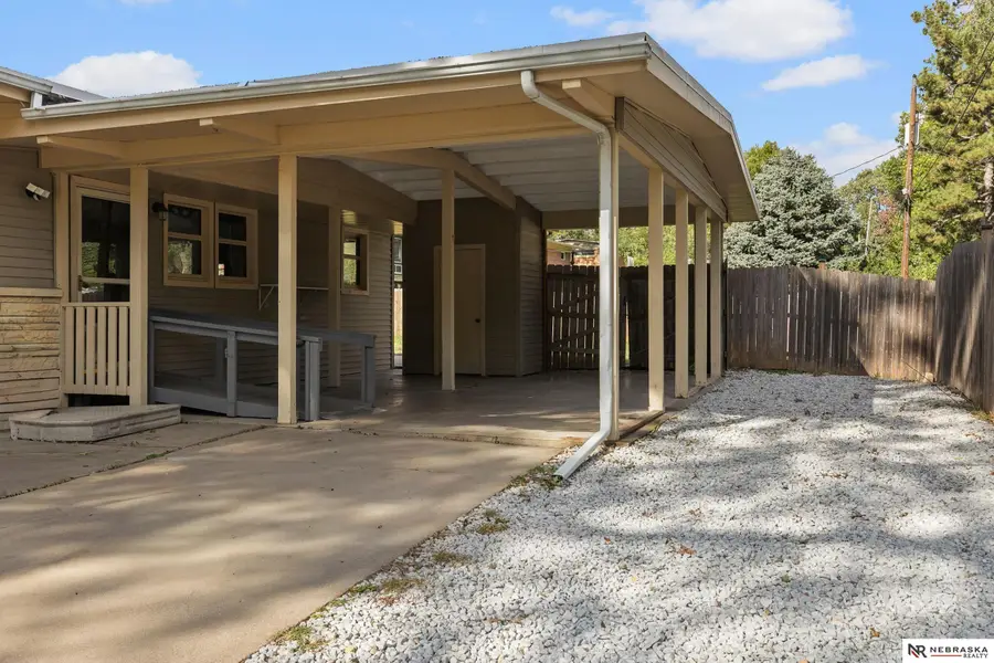 6010 Sunrise Road, Lincoln, NE 68510 - #3