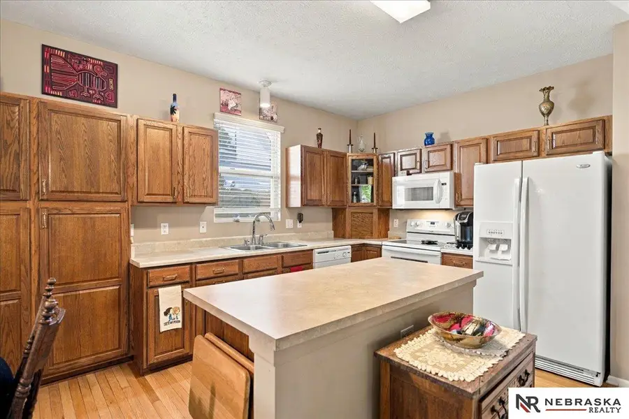 802 Summit Ridge Drive, Papillion, NE 68046 - #2