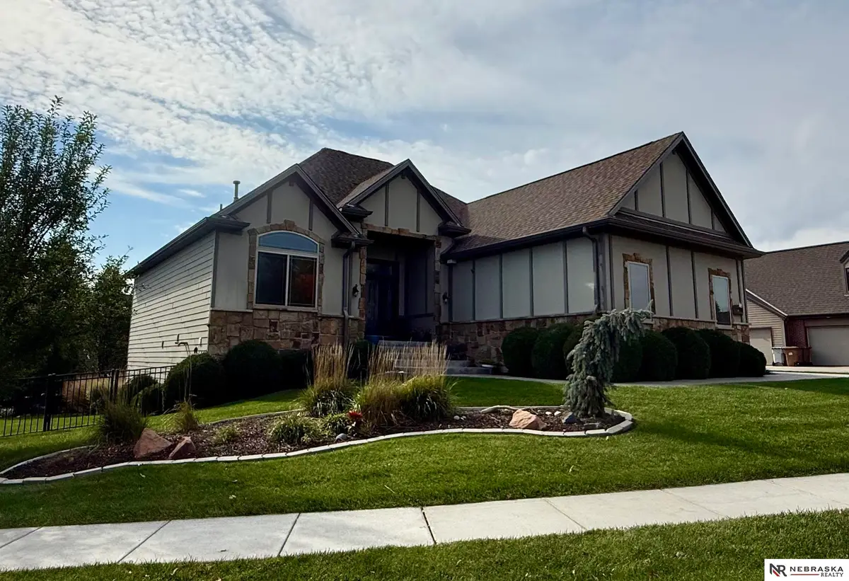 9635 Cotswold Lane, Lincoln, NE 68526 - #1