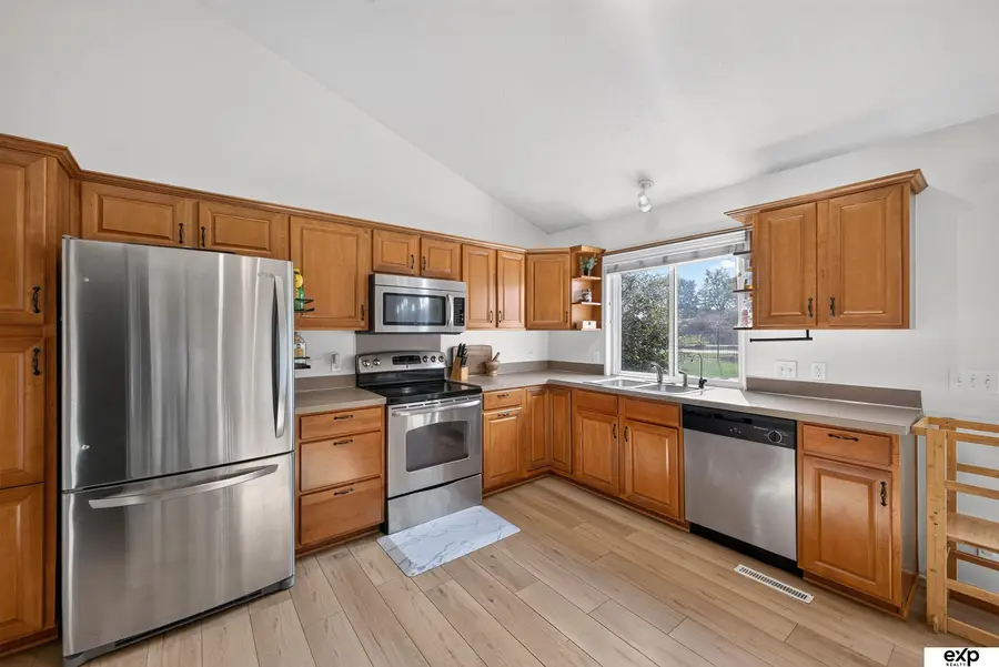 815 Edgewater Drive, Papillion, NE 68046 - #3