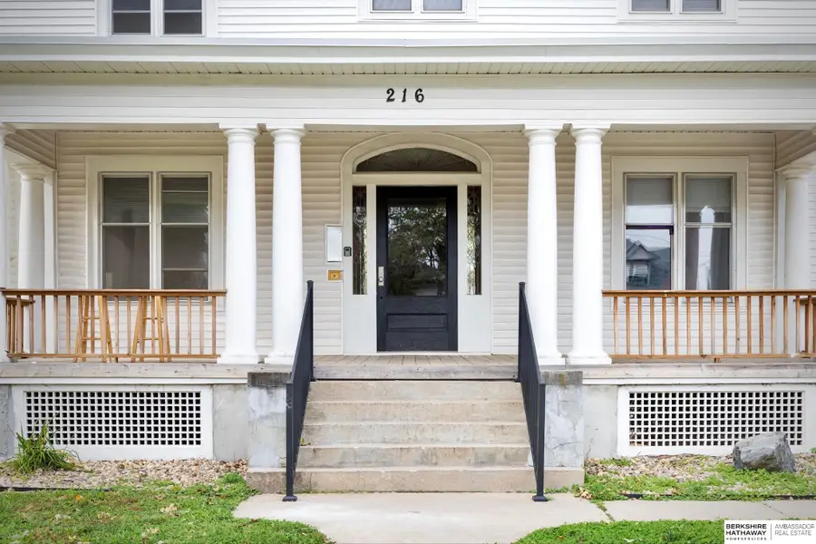 216 N 32nd Avenue, Omaha, NE 68131 - #2
