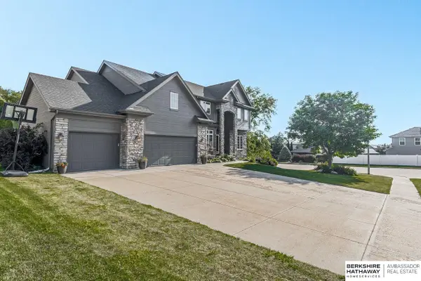 19209 Taylor Circle, Elkhorn, NE 68022