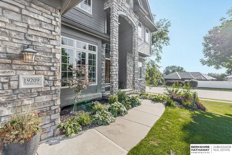 19209 Taylor Circle, Elkhorn, NE 68022 - #2