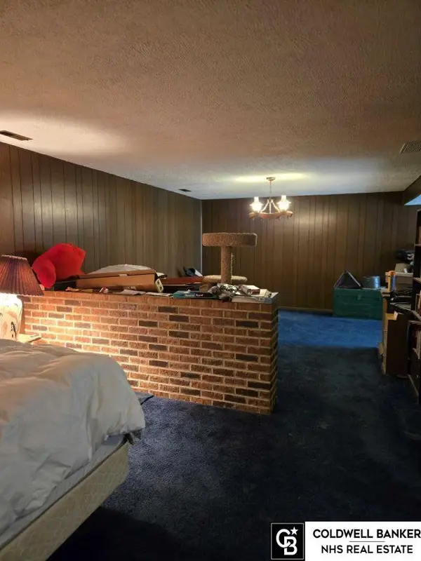 4811 S 52 Street, Lincoln, NE 68516
