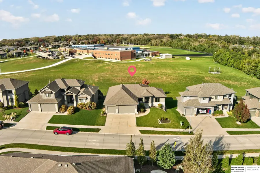 20712 Pine Street, Elkhorn, NE 68022 - #3