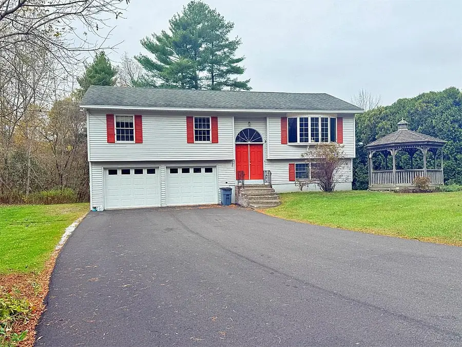 124 Flory Heights, Center Rutland, VT 05736 - Image #2