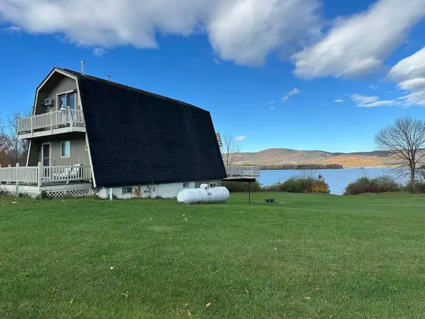 97 Lake Street, Shoreham, VT 05770