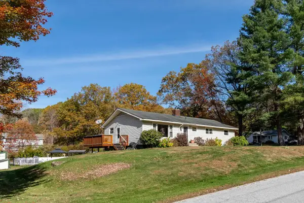 52 Victoria Drive, Rutland Town, VT 05701