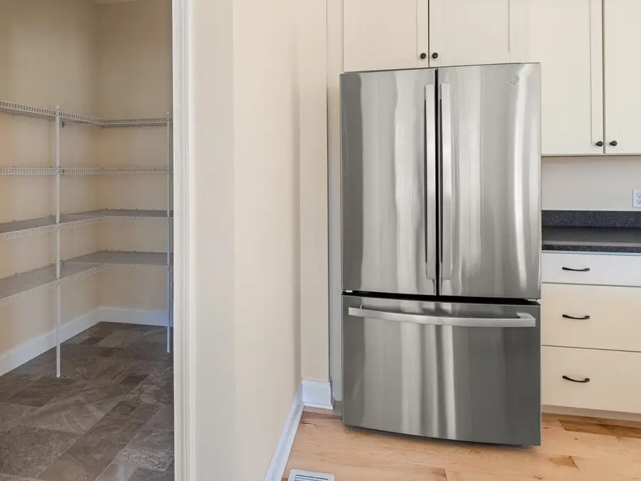 445 Old Farm Road, South Burlington, VT 05403 - Image #3