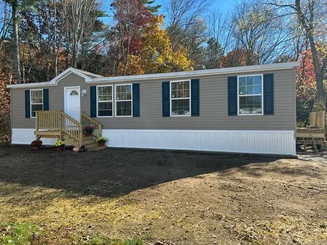 11 Presidential Drive, Allenstown, NH 03275 - Image #1
