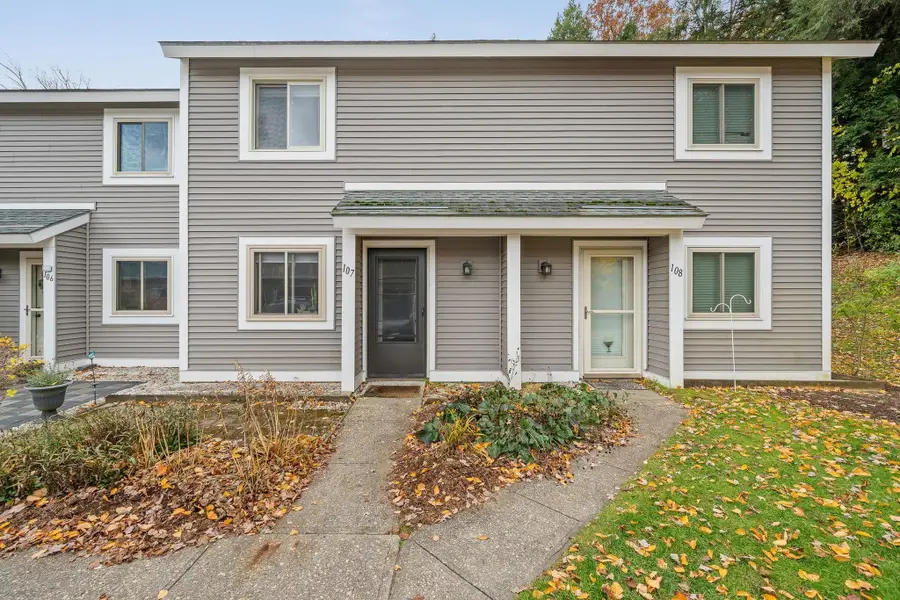 107 Sugar Tree Lane, South Burlington, VT 05403 - Image #2