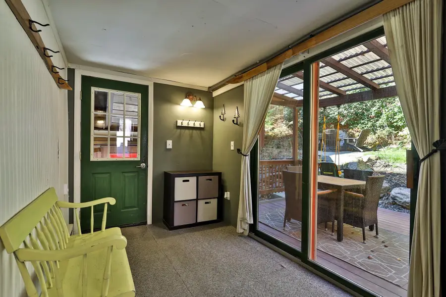 430 Hawk Mountain Road, Pittsfield, VT 05762 - Image #2