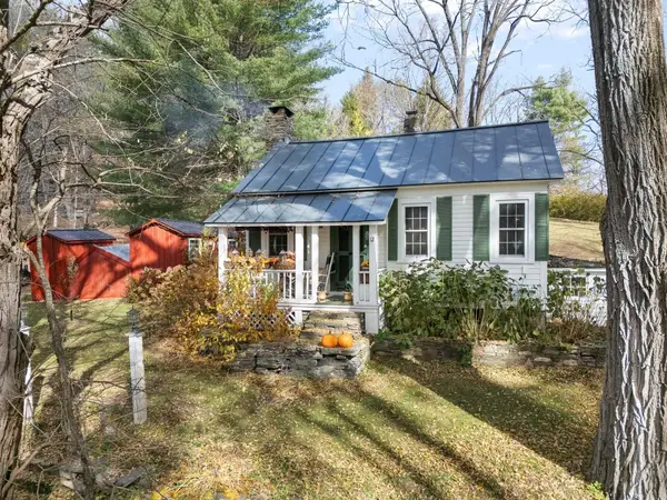 12 Cross Street, Newfane, VT 05345