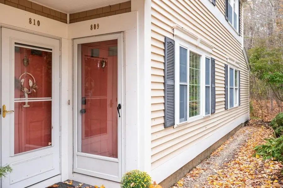 809 Springbrook Circle, Portsmouth, NH 03801 - Image #2