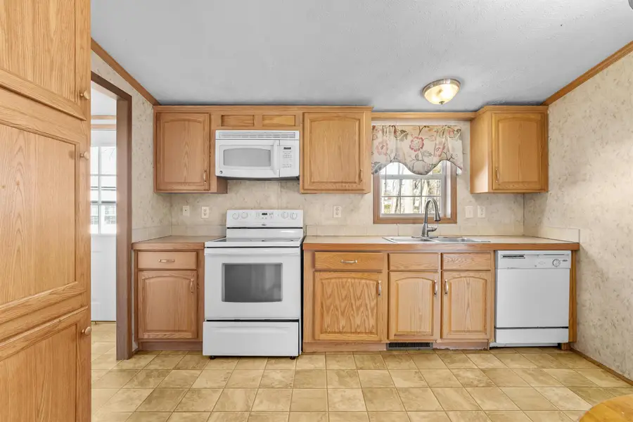 8 Perimeter Drive, Rochester, NH 03867 - Image #2