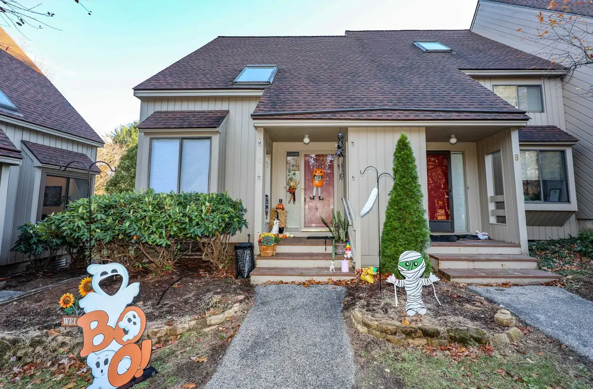 10 Pimlico Court, Bedford, NH 03110 - Image #1