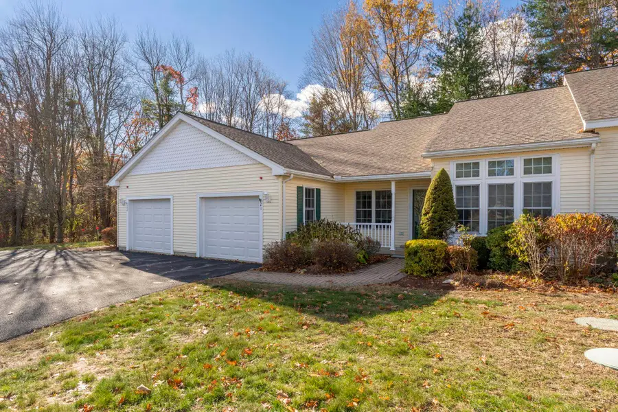 21 Lincoln Drive, Londonderry, NH 03053 - Image #2