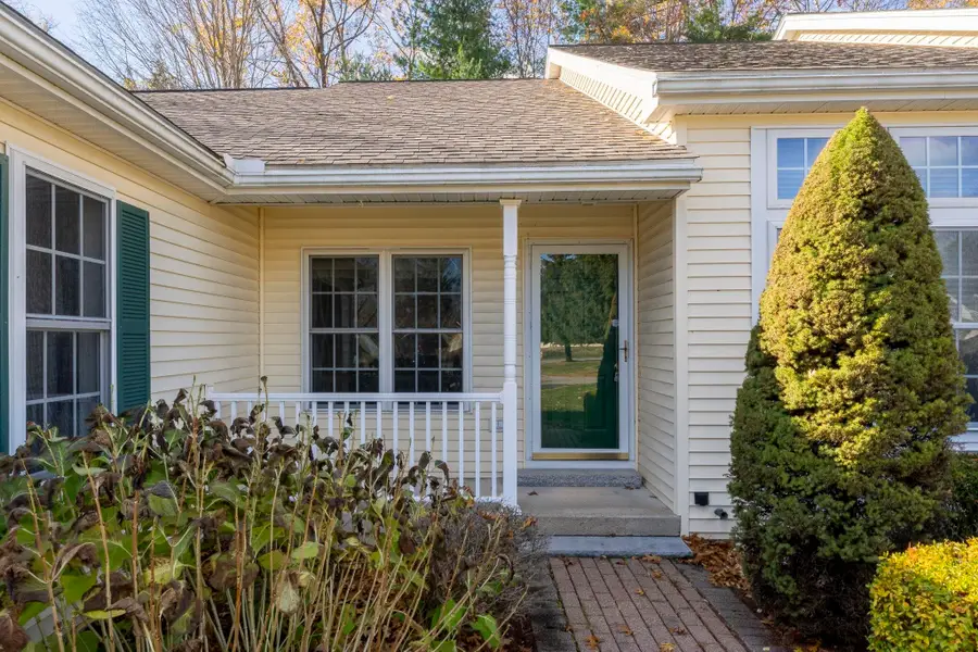 21 Lincoln Drive, Londonderry, NH 03053 - Image #3