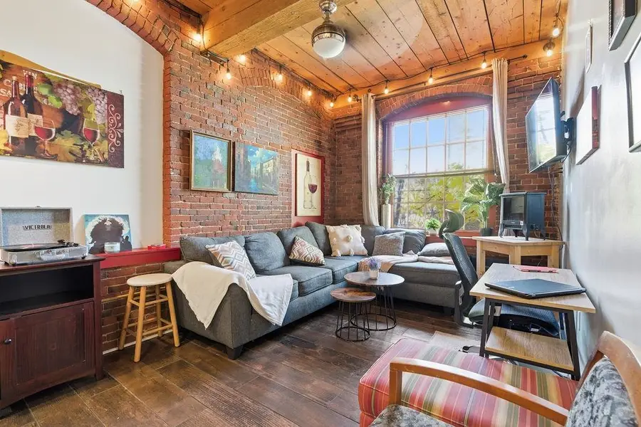 335 Cypress Street #2P, Manchester, NH 03103 - Image #3