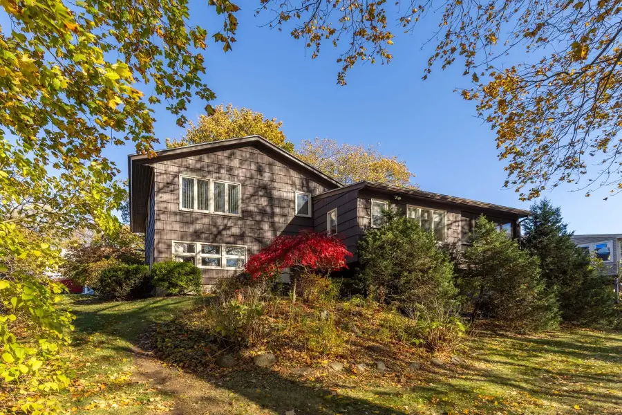 221 Hillside Drive, Portsmouth, NH 03801 - Image #2