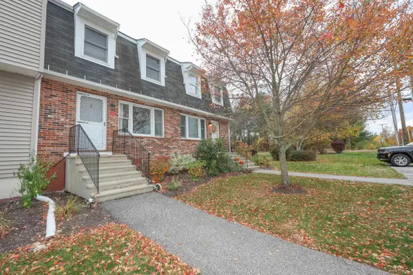 1 Oakwood Lane #2, Goffstown, NH 03045