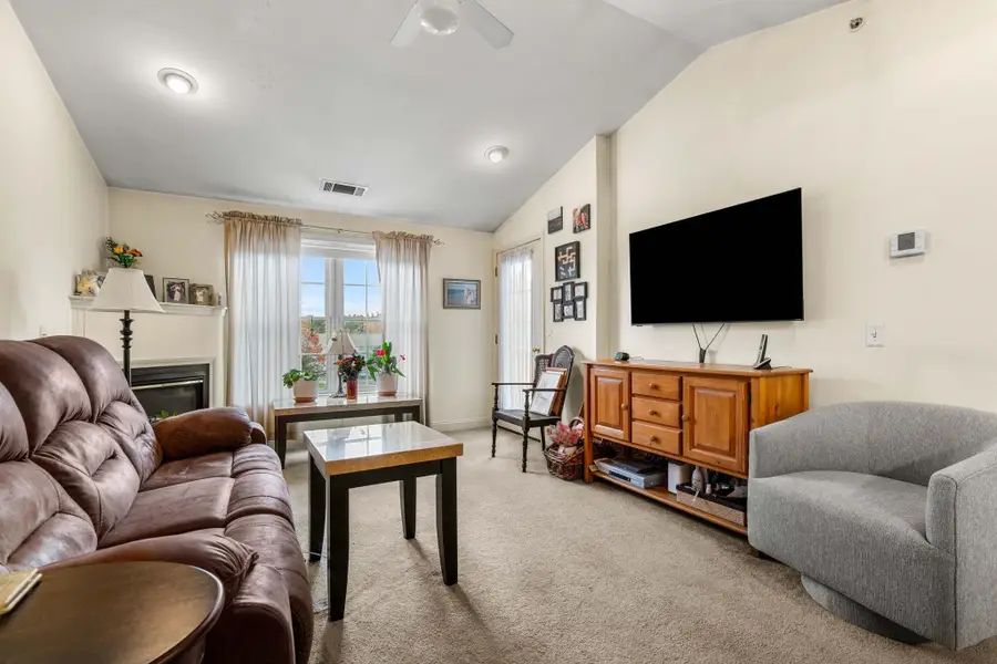 4 Crestview Circle #119, Londonderry, NH 03053 - Image #2