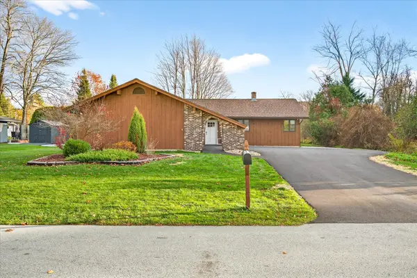 42 Hillcrest Road, Rutland City, VT 05702-0969