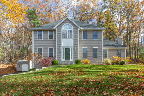 11 Queens Way, Merrimack, NH 03054