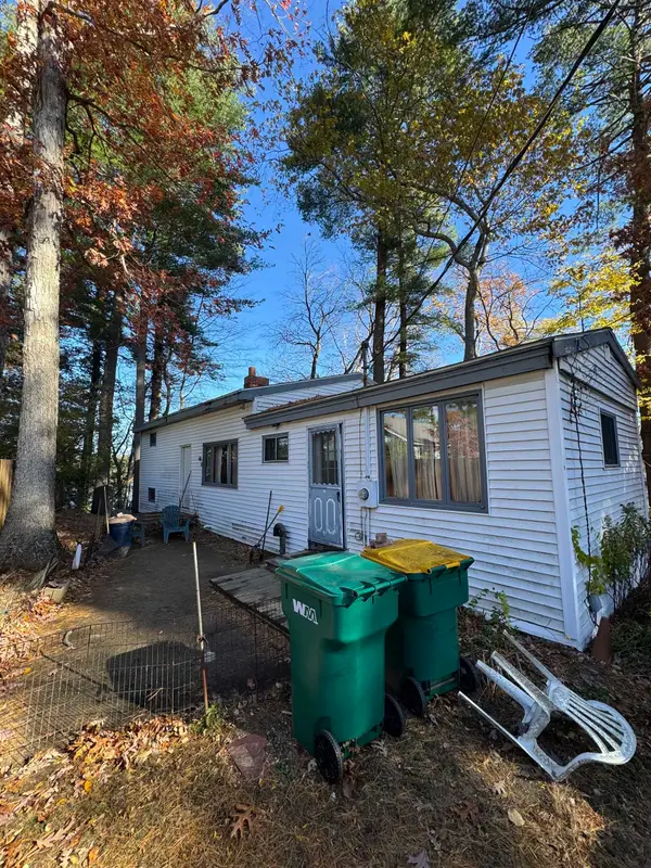 10 Pennimans Grove Road, Kingston, NH 03848