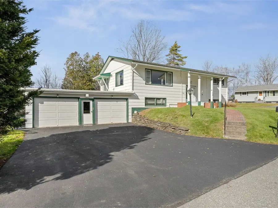 7 Sunrise Avenue, Barre, VT 05641 - Image #2