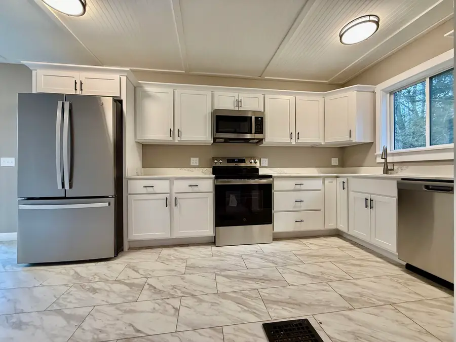 28 Leach Avenue, Franklin, NH 03235 - Image #3