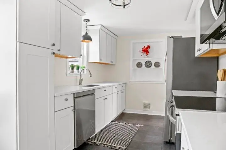 7 Hall Court, Portsmouth, NH 03801 - Image #2