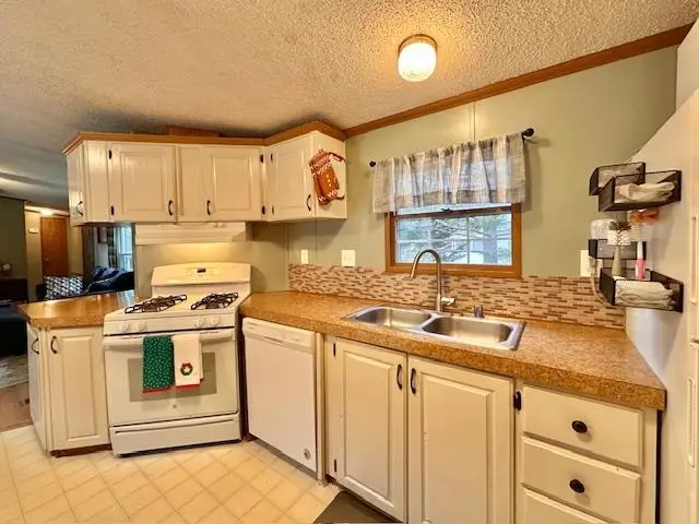 29 Duston Drive, Boscawen, NH 03303 - Image #3